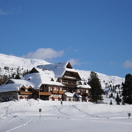 Hotel Hohe Gaisl Braies  Exterior foto