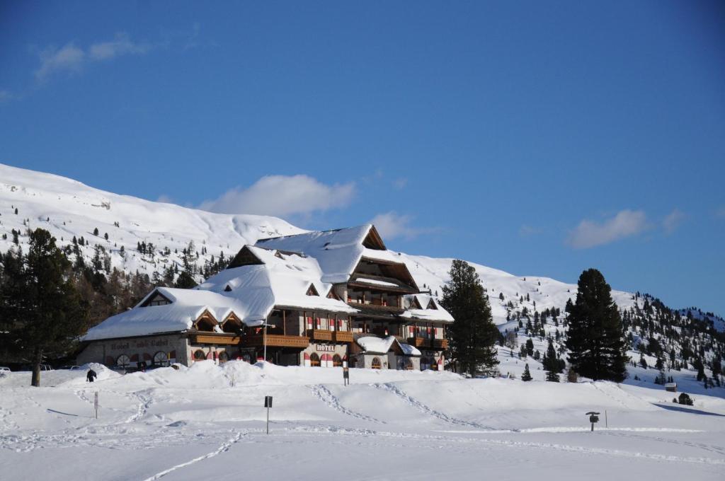 Hotel Hohe Gaisl Braies  Exterior foto