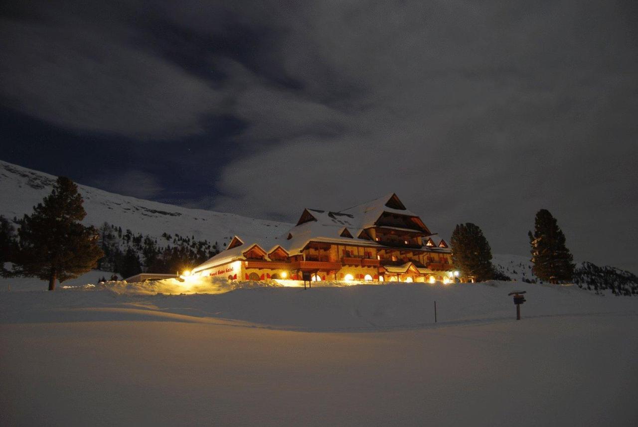 Hotel Hohe Gaisl Braies  Exterior foto