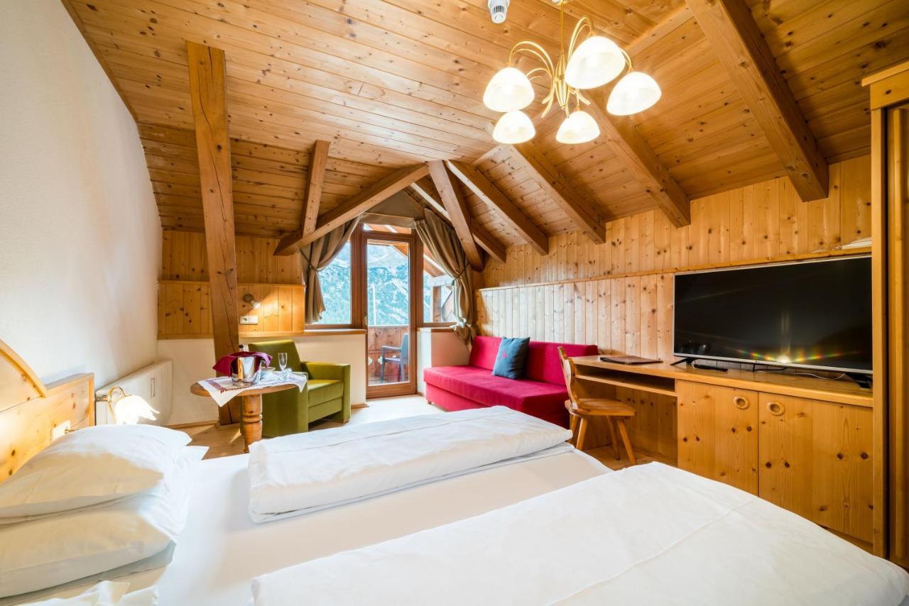 Hotel Hohe Gaisl Braies  Exterior foto